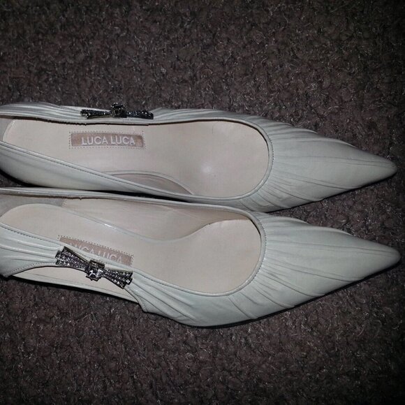 LUCA LUCA Italy-Beige Pleated Leather w/Jeweled Bow-GORGEOUS! SZ 37-Near Mint - Picture 6 of 7